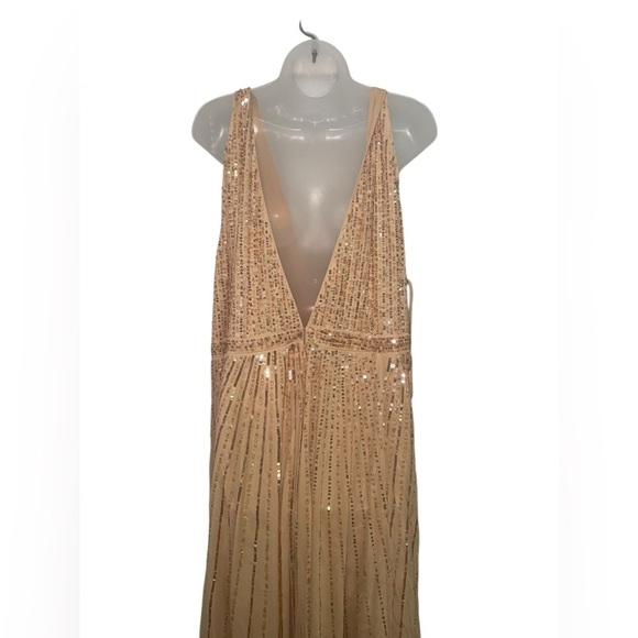 Mac Duggal 10700 Cream Gold Sequin Deep V A-Line Evening Gown Size 24 NWT - Picture 4 of 7